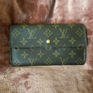 Louis Vuitton Monogram International Wallet